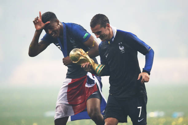 根足球的一 根足球的一