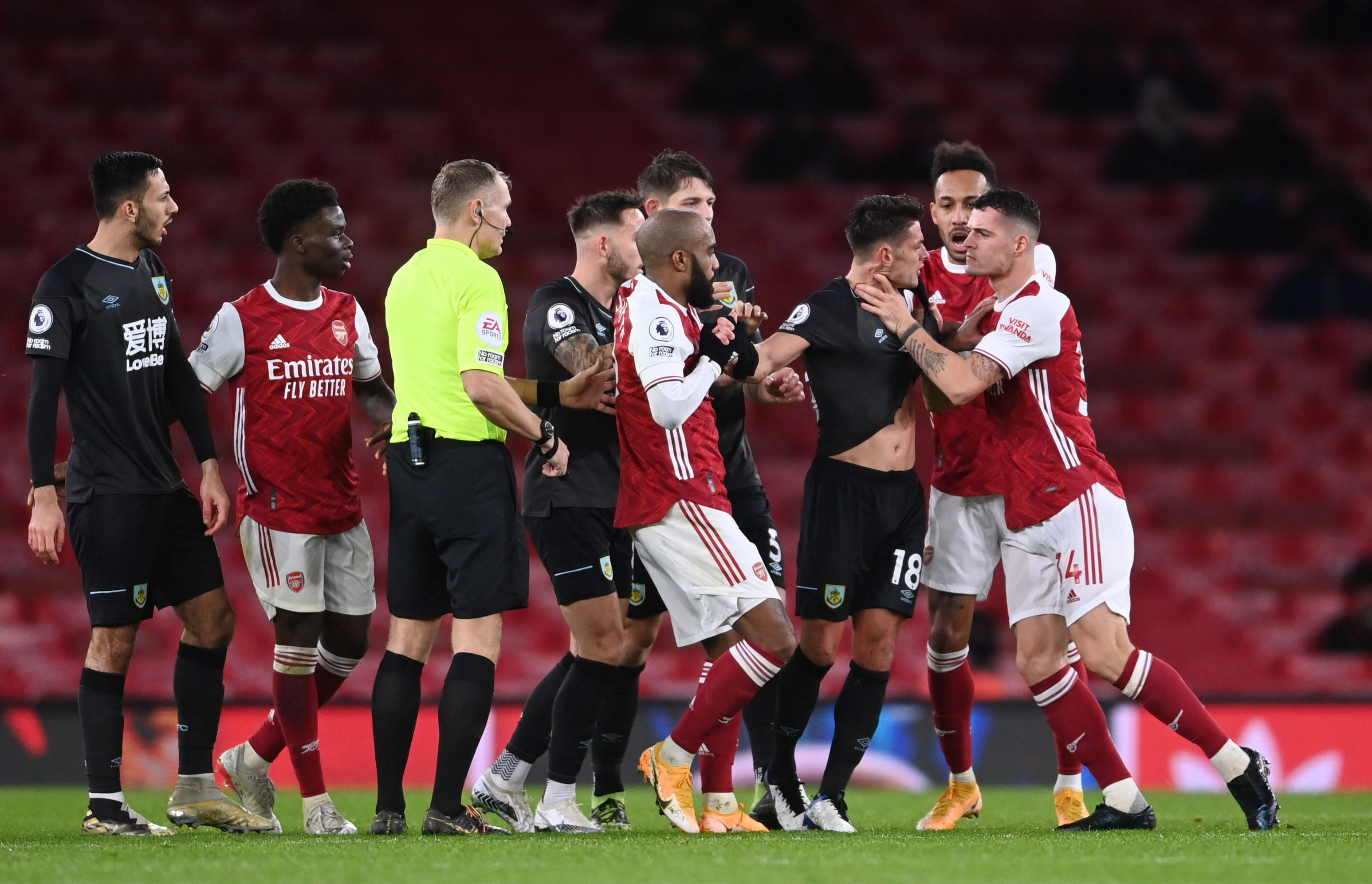 更是对两队 更是对两队